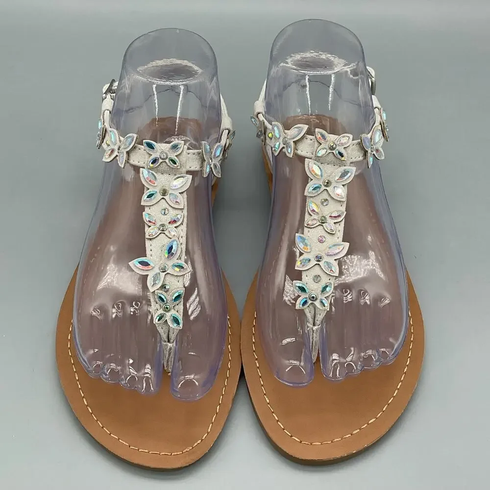 NEW Wild Pair Women’s Krisleyy Thong Sandals White Size 7.5M